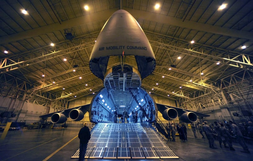 Airport-Hangar